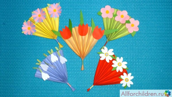 Веер с цветами из бумаги
