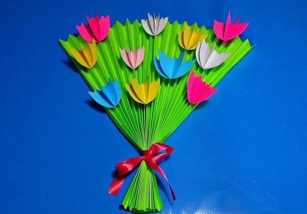 Букет для мамы из цветной бумаги