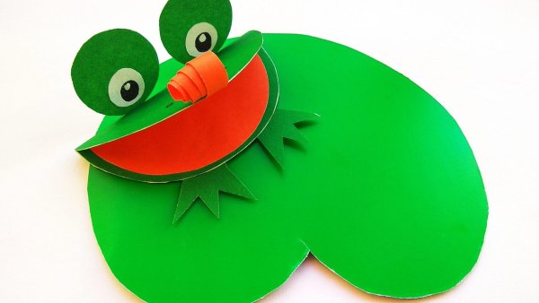 Поделка лягушка из бумаги и картона