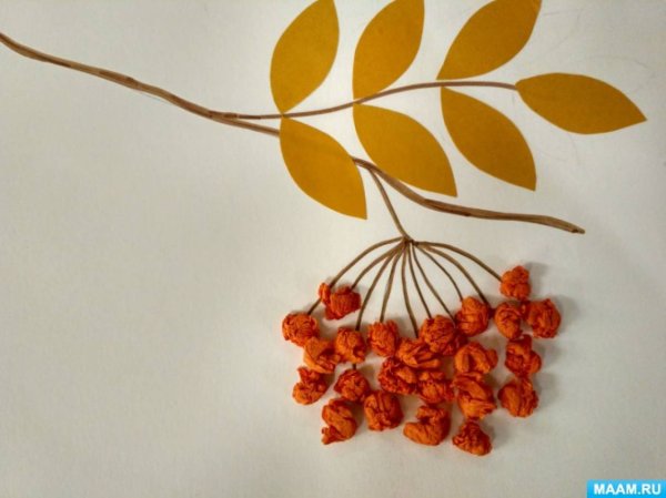 Рябина из салфеток