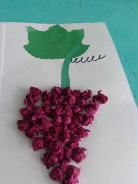 Виноград из салфеток бумажных