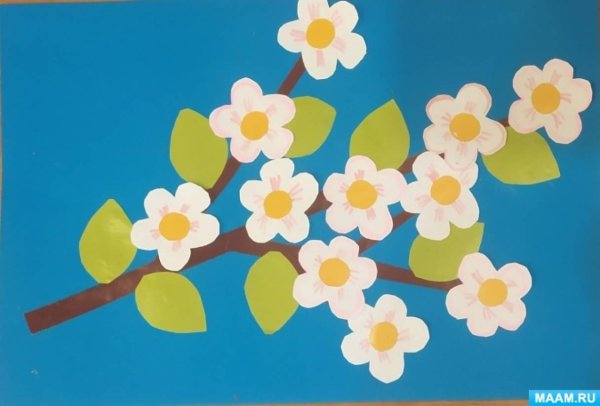 Аппликация ветка яблони в цвету
