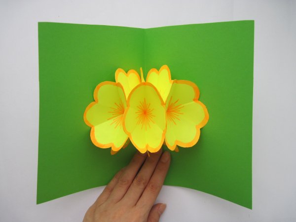 Открытка с объемными цветами