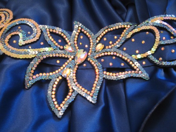 Вышивка на восточных костюмах