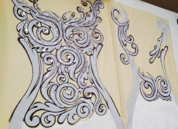 Платье с орнаментом