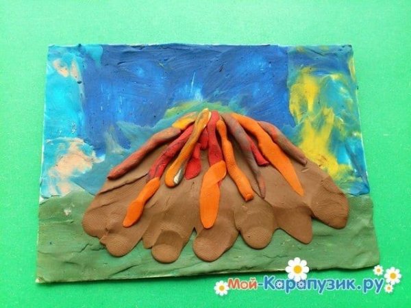 Вулкан из пластилина