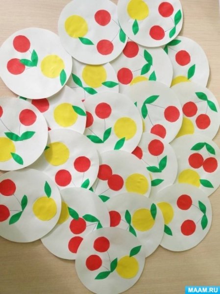 Аппликация в младшей группе