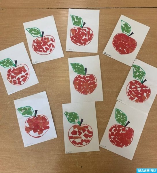 Аппликация в младшей группе детского сада
