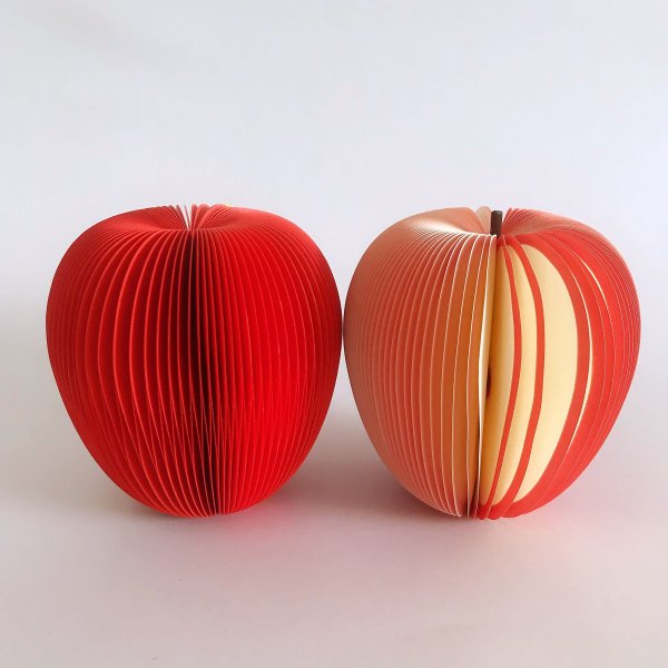 Объемное яблоко из бумаги