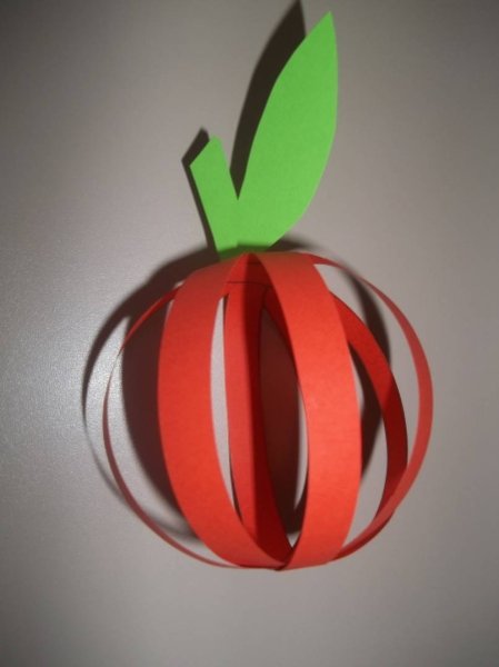 Фрукты из бумажных полосок