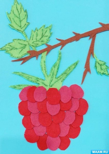 Аппликации из втулок ягоды