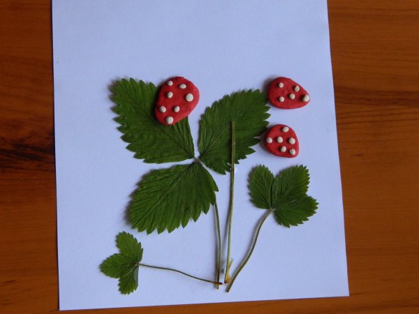 Поделка ягоды