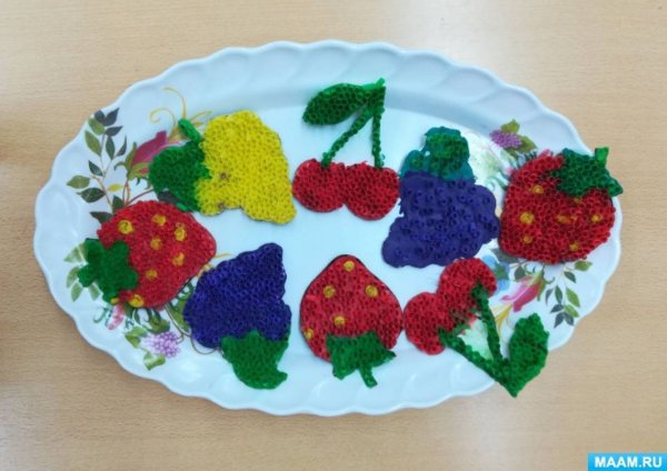 Поделка ягоды