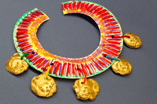 Украшение в стиле древнеегипетского искусства