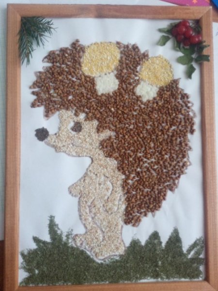 Ежик из крупы аппликация