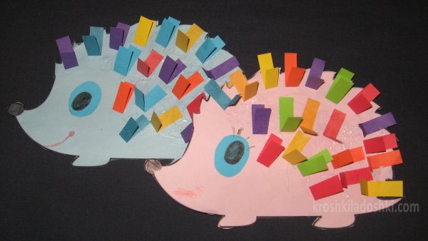 Поделка ежика из цветного картона и цветной бумаги