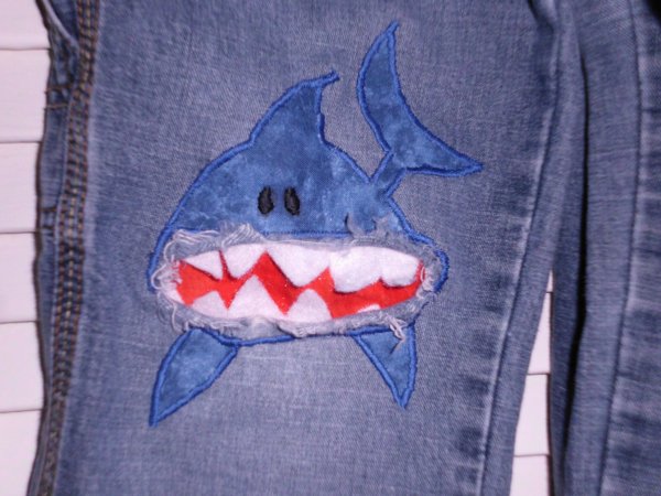 Джинсовые заплатки на детской одежде