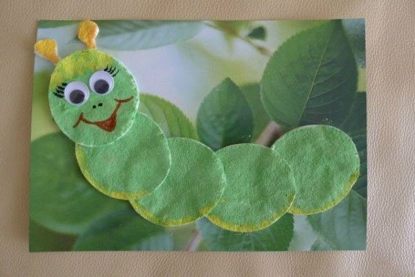Поделка гусеница