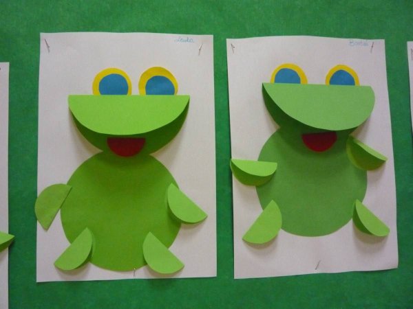 Лягушка из цветной бумаги