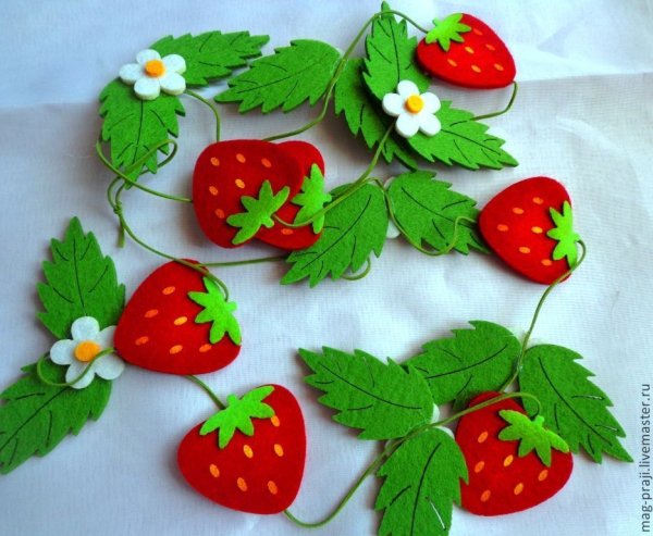 Клубника из фетра