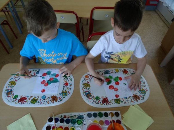 Рисование Земляничная Поляна в детском саду