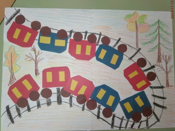 Коллективная аппликация поезд