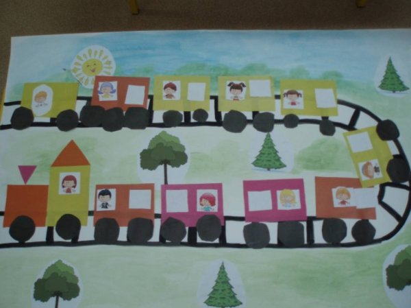 Аппликация поезд старшая группа коллективная