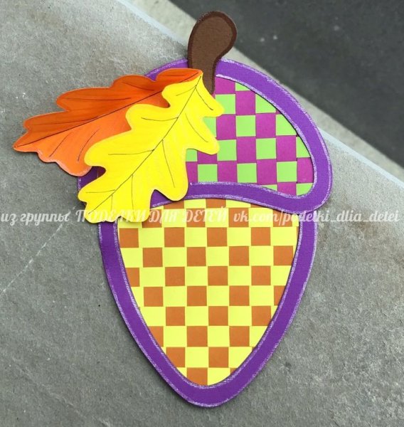 Аппликация из плетеной бумаги