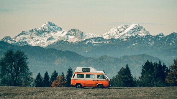 Фургончик в горах