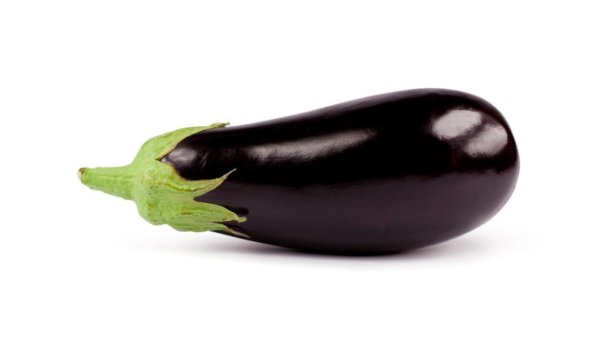 Баклажан на белом фоне