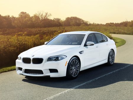 BMW m5 f10 белая