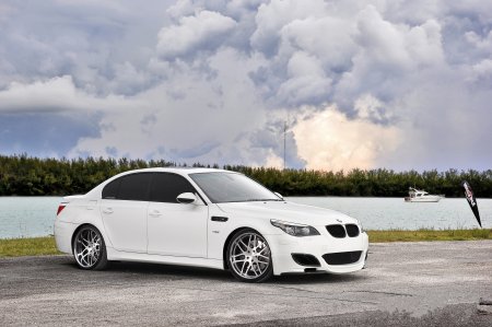 BMW m5 e60 White