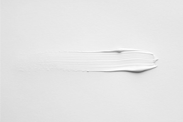 Мазок кисти белый