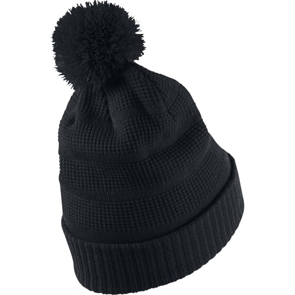 Шапка на белом фоне