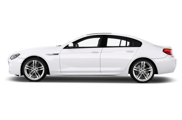 Белая БМВ сбоку