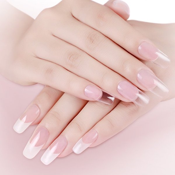 Французский маникюр на прозрачной основе