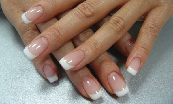 Френч маникюр классический