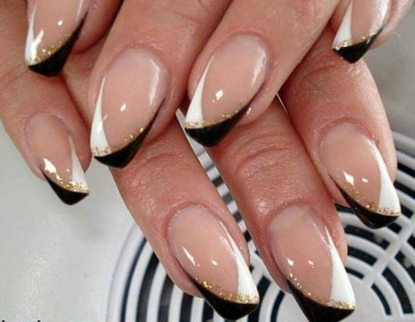 Французский маникюр на прозрачной основе