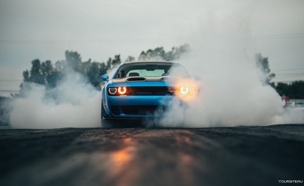 Dodge Challenger бернаут