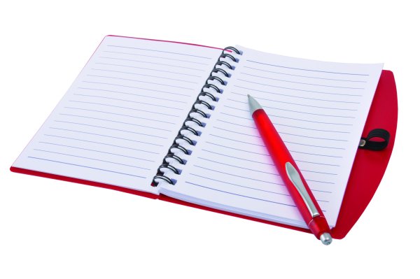 Блокнот с ручкой на прозрачном фоне