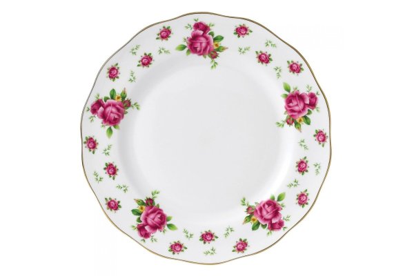 Тарелка на красивом фоне