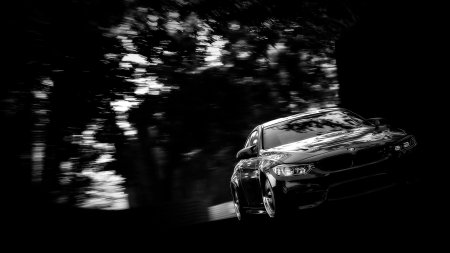 Автомобиль в движении