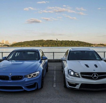 BMW m3 e93 vs Mercedes Benz