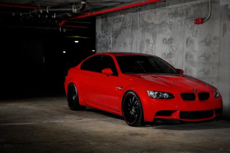 BMW 3 красная e92