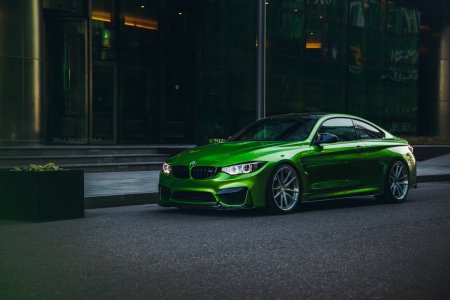 BMW m4 зеленая