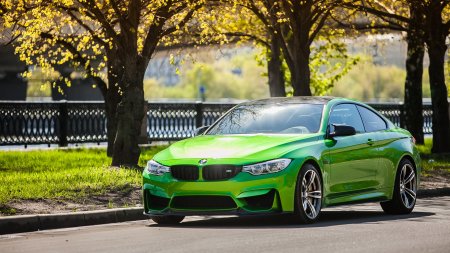 BMW m4 Coupe зеленая