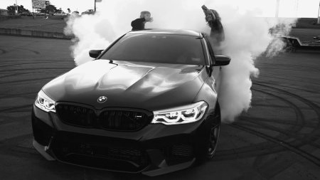 BMW m5 f90 в дыму