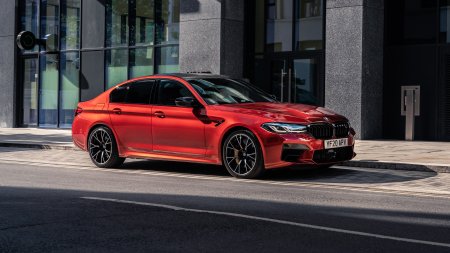 BMW m5 f90 Red