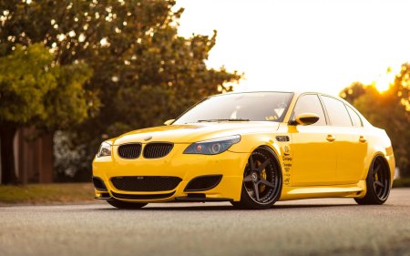 BMW e60 Yellow