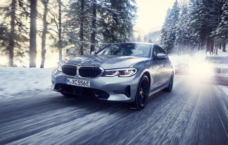 BMW 330e 2019